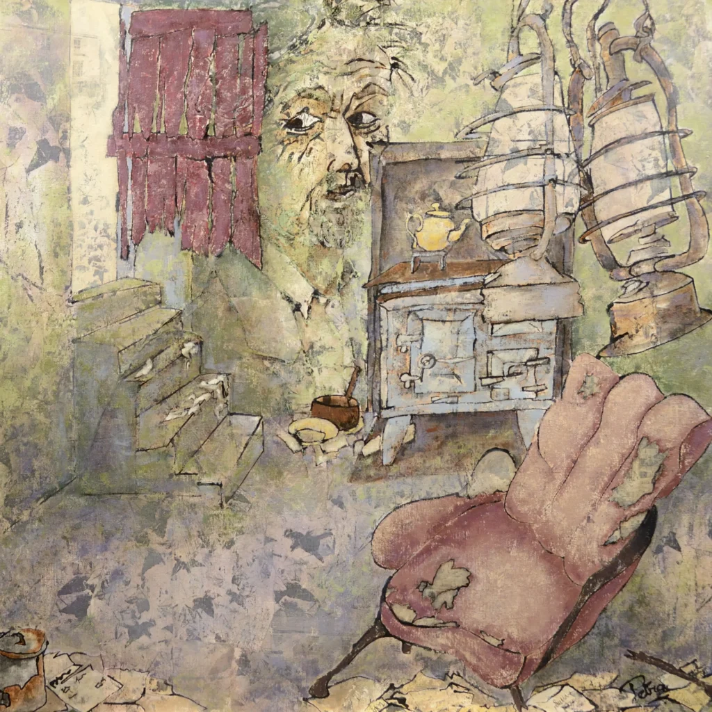 Een kamer in zachte, vervaagde tinten waar de tijd zich heeft neergelegd in barsten, vlekken en stille voorwerpen. Een versleten fauteuil staat op de voorgrond, haar stof gescheurd en moe, alsof ze nog de afdruk draagt van wie er ooit zat. Aan de zijkant staat een oude kachel met een kleine theepot erop, zwijgend en gesloten. Ernaast liggen eenvoudige gebruiksvoorwerpen, een kom, een lepel, als resten van handelingen die zijn stilgevallen. Boven en naast de kachel hangen twee olielampen, fragiel en stil, als dragers van een licht dat hier ooit brandde. Op de achtergrond loopt een smalle trap omhoog, half opgelost in de ruimte, als een doorgang zonder duidelijke bestemming. Uit de muur verschijnt het gezicht van een oude man. In de verweerde lagen van de muur verschijnen vage huizen, niet als een buitenwereld, maar als herinneringen die zich in het oppervlak hebben vastgezet, als bleke afdrukken van plekken die blijven bestaan juist doordat ze vervagen. Alles ademt een ingetogen spanning tussen aanwezigheid en verval, een plek waar tijd zich niet verplaatst, maar zich ophoopt in elke laag en elke scheur en in die stille, half zichtbare huizen die zich blijven herhalen in het beeld. Een schilderij over wat niet weggaat. Over herinneringen, aanwezigheid, of misschien een ziel die niet kan loslaten, en daardoor deel wordt van de ruimte zelf. Het is geen dramatische stilte, maar een stille aanwezigheid die blijft hangen, ook wanneer alles ogenschijnlijk leeg is.